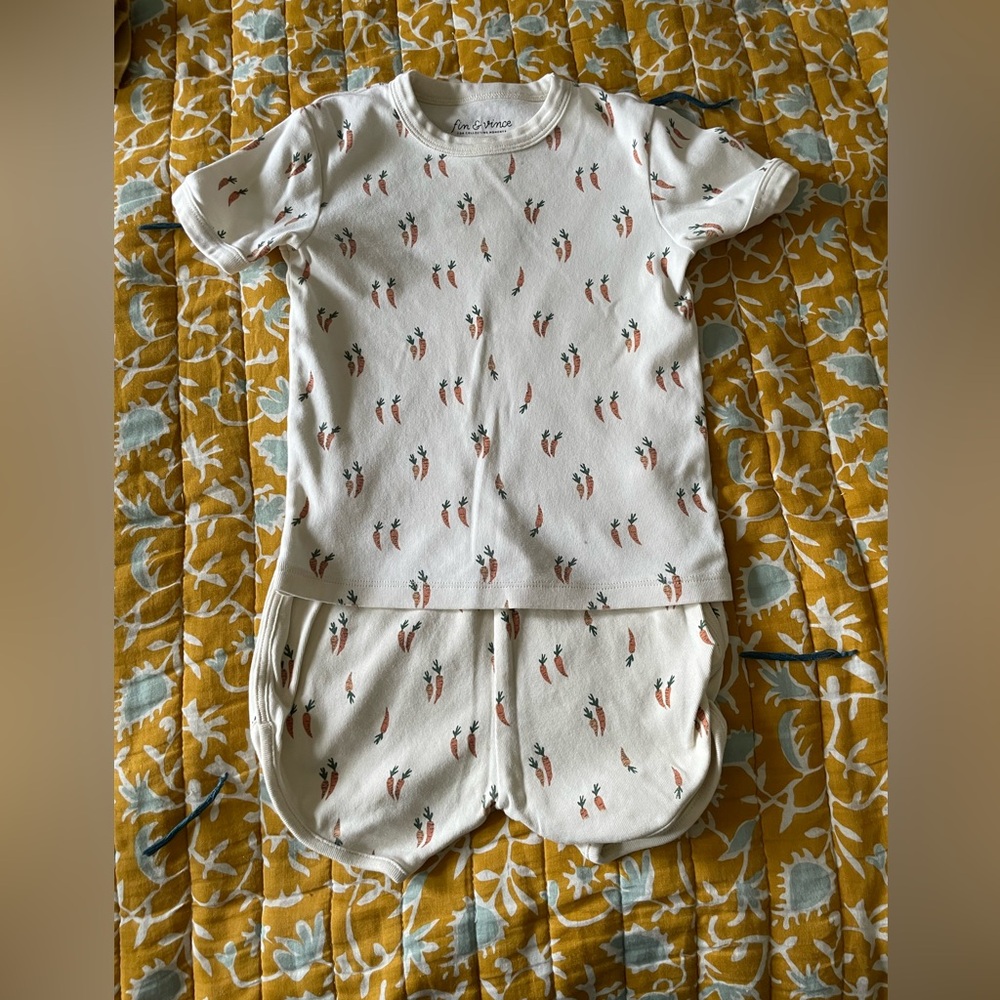 Kids Matching Set with Carrot Print